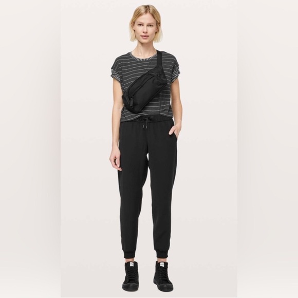 Lululemon Cates T-Shirt - Picture 5 of 8
